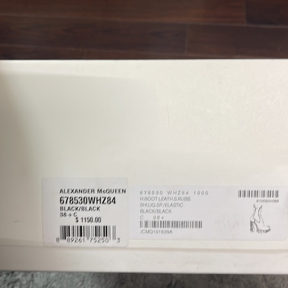 Gently worn Alexander McQueen 678530WHZ84 Woman’s boot Black 38C - Picture 4 of 12